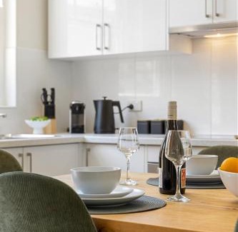 Henley Beach Apartamento | Hacienda at Henley - 2BR, Wi-Fi, Workspace
