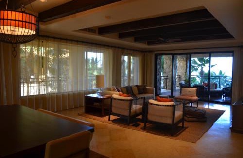 El Médano Ejidal Complejo | Hacienda Beach Club & Residences