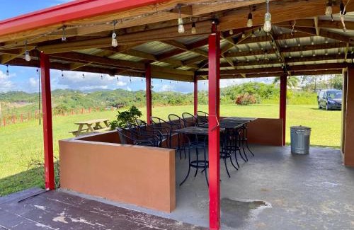 Cidra Apartamento | Hacienda La Loma Cozy Retreat with Jacuzzi & Views