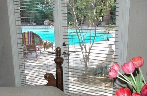 Cathedral City Cove Casa | Hacienda Paradise CASITA with POOL! 5-Star Reviews on competitive rental site.