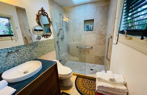 Cathedral City Cove Casa | Hacienda Paradise CASITA with POOL! 5-Star Reviews on competitive rental site.