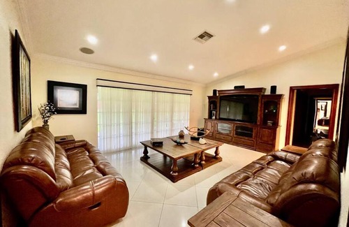 Richmond West Casa | Hacienda Rivas - Stunning 4 BR Villa - Miami