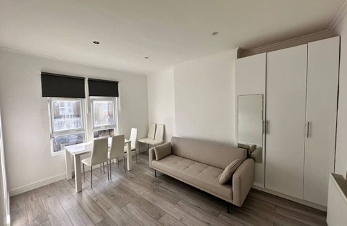 Seven Sisters Apartamento | Hackney Hideout – 3Bed Comfort for Work or Stay