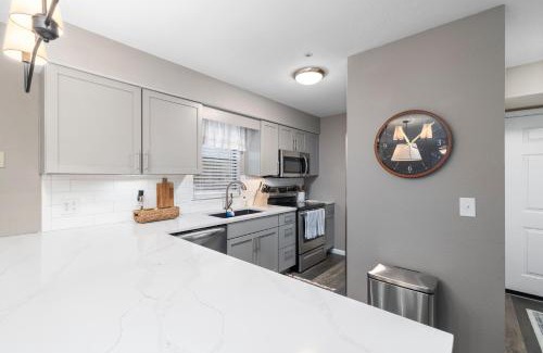 Table Rock Apartamento | Hadley's Place at Pointe Royale, Pristine 2 Bed 2 Bath Condo