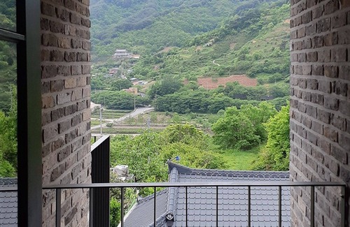 Hwagae Casa | Hadong Monggeul Monggeul Pension