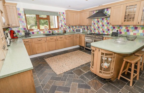 Clydey Casa | HAFAN DAWEL, pet friendly, with open fire in Newcastle Emlyn