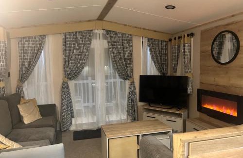 Rhyd-y-clafdy Chalet De Esquí | Hafan y Mor Park 3-Bed Caravan Sleeps 8 Pets Ok