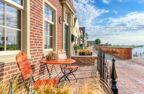 Greetsiel Casa | HafenKOJE anno 1792, mitten im Greetsieler Hafen