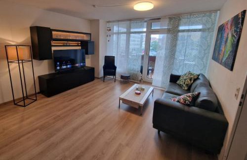 Bahnhofsviertel Apartamento | Hafenperle Ferienwohnung am Alten Stadthafen in Oldenburg - Zentrale City Lage