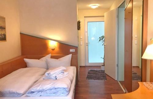 Wiek Apartamento | Hafenresidenz – Ferienwohnung 13 Dahlien
