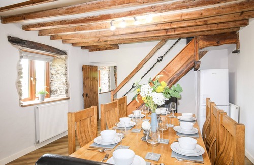 Corwen Cabaña | HAFOTTY GELYNEN, pet friendly, luxury holiday cottage in Corwen