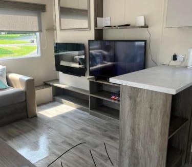 Berwick-upon-Tweed Complejo | Haggerston castle caravan rental. Annie's den