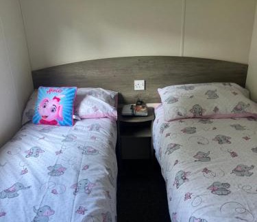 Berwick-upon-Tweed Complejo | Haggerston castle caravan rental. Annie's den