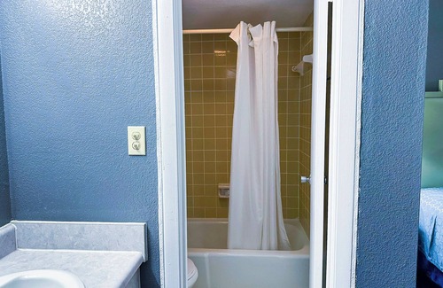Hahira Hotel | Hahira Inn By OYO near Valdosta