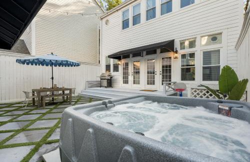 Haile Plantation Casa | Haile Village Hideaway 3 Beds with Crib and Hot Tub Near UF