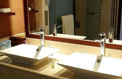 Changjiang County Hotel | Hainan Qizi Bay New Century Resort