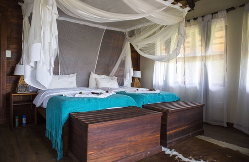 Rundu Cabina | Hakusembe River Lodge