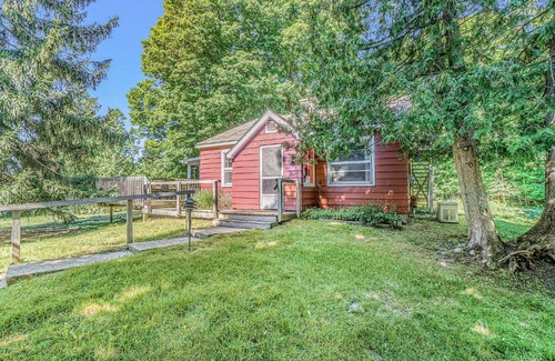 Lake Township Casa | Hal's Hideaway