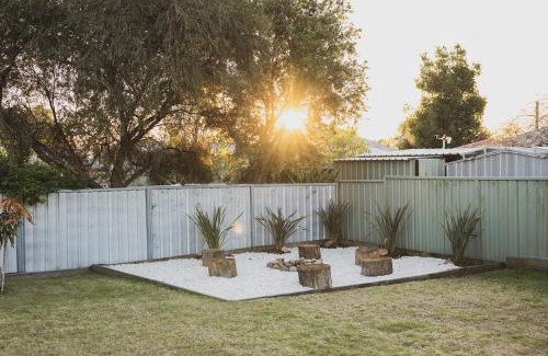 Cessnock Casa | Halcyon Days your perfect getaway Sunday late check out, pet friendly!
