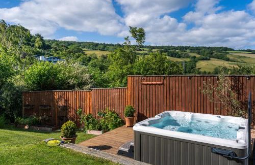 Teignmouth Casa | Haldon View - Characterful Devon cottage boasts stunning countryside views and hot tub