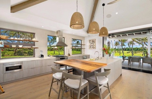 Poipu Casa | Hale Honu Kukui'ula Vibrtrant Oceanview