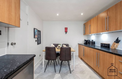 Tottenham Hale Casa | Hale Lodge, Beautiful Family Friendly home in London