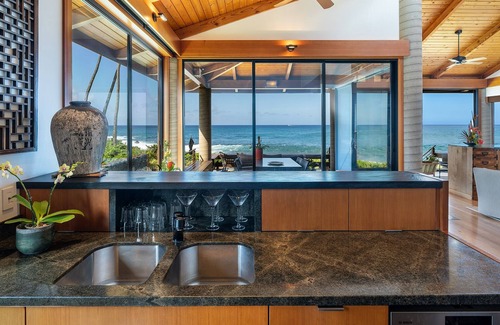 Poipu Casa | Hale Makai: lujo romántico frente al mar con aire acondicionado y privacidad para 2