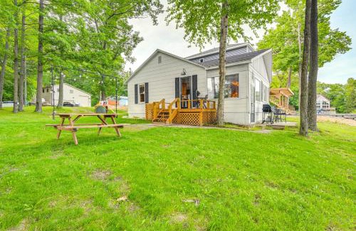 Long Lake Casa | Hale Rustic Retreat on Long Lake Near Boat Launch!