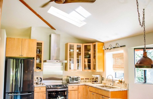Pupukea Casa | Haleiwa Jungle Bungalow . Located above Waimea Bay/ North Shore of Oahu