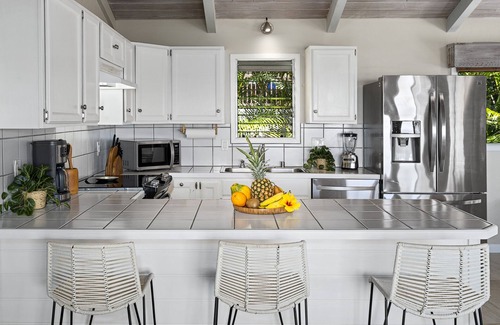 Kealakekua Casa | HALEKII SUNSET: BEAUTIFUL 4 BEDROOM HOME IN LUSH KEALAKEKUA
