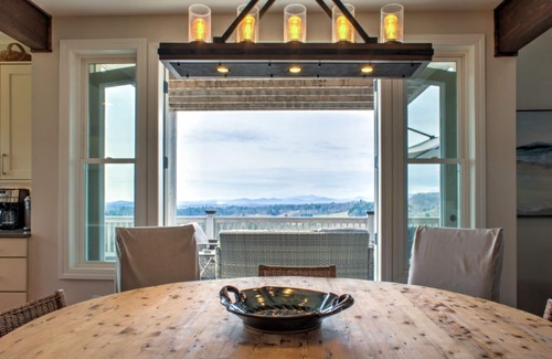 Marshall Casa | Halewood Farm in Marshall:Lovely Mountain Home, Great Views & Amenities!
