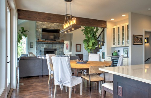 Marshall Casa | Halewood Farm in Marshall:Lovely Mountain Home, Great Views & Amenities!