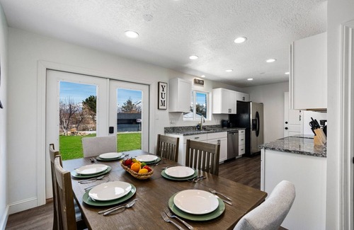 Riverton Casa | Half Acre Home + Mountain Views + Pac-Man