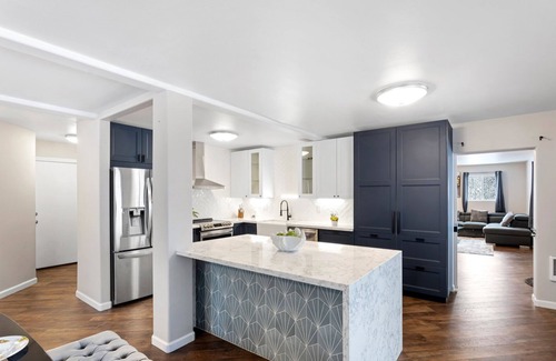 Echo Lake Casa | Half duplex with large deck, office, and master ensuite