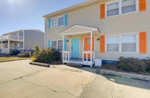 Atlantic Beach Casa | half Mi to Atlantic Beach Townhome with Balcony!