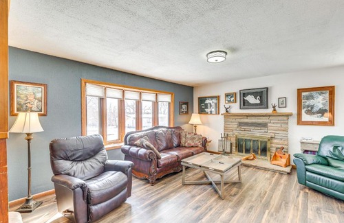 Pierre Casa | half Mi to Dtwn Pierre Family Home with Patio