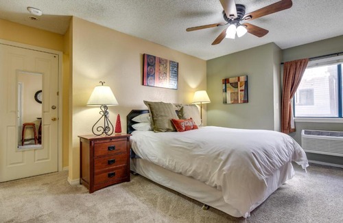 Englewood Apartamento | Half-Mi to Light Rail Greenwood Village Studio