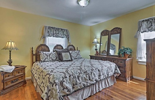 Atlanta Casa | Half-Mi to Pool and Golf Atlanta Home with Veranda!