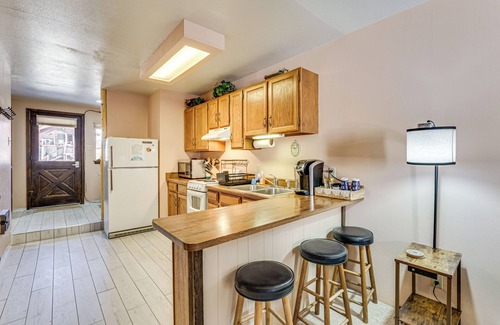 Red River Casa | < Half-Mi to Red River Ski Area: Townhome w/ Patio