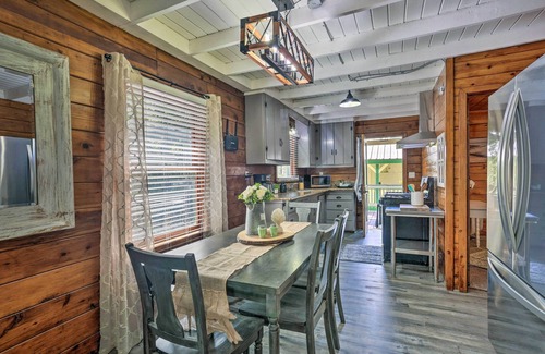 West Village Cabina | Half-Mi to Shaver Lake: Cabin w/ Wraparound Deck