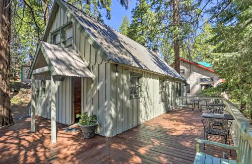 West Village Casa | Half-Mi to Shaver Lake Cabin with Wraparound Deck