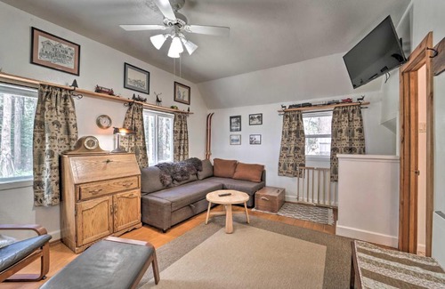 Soda Springs Casa | Half-Mi to Trails Rustic Soda Springs Cabin!