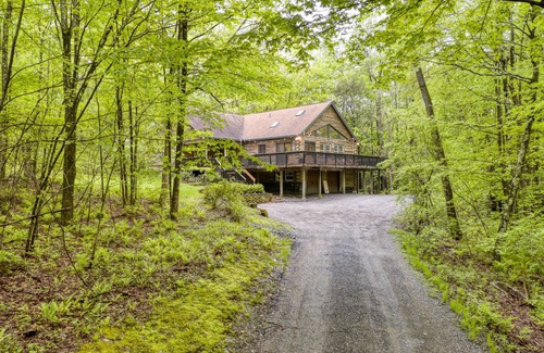 Great Barrington Cabina | Half Moon by AvantStay | 4BR Cabin w/ Large Deck & Yard