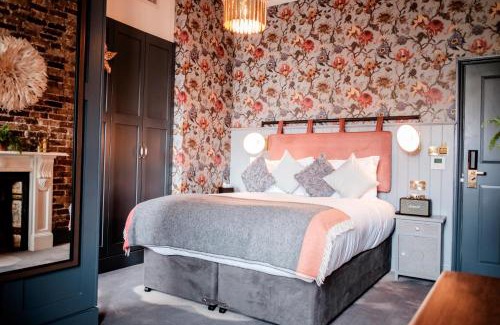 Herne Hill Hotel | Half Moon