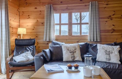 Kneesall Casa | Halfmoon Wood - Ukc2194