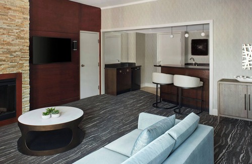 Downtown Halifax Hotel | Halifax Marriott Harbourfront Hotel
