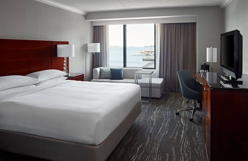 Downtown Halifax Hotel | Halifax Marriott Harbourfront Hotel