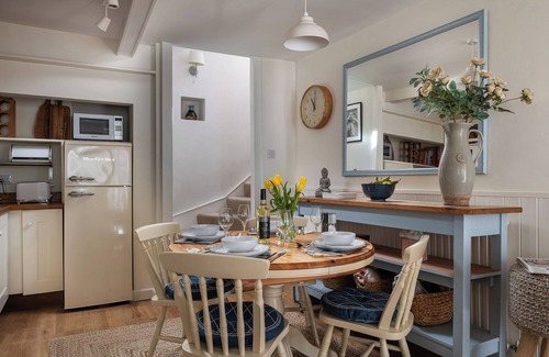 Baslow Cabaña | Hall Cottage, Baslow, near Chatsworth House, sleeps 4