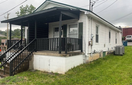Georgetown Casa | Charming home in marvelous Georgetown with AC, WiFi!