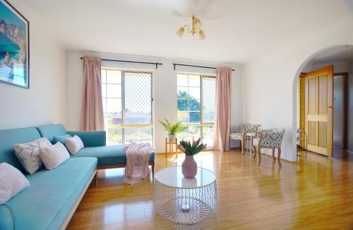 Hallett Cove Casa | Hallett Cove House 6Bed 3Bath Full Kitchen Fast Wifi 5TV Netflix Espresso-Perfect for large families